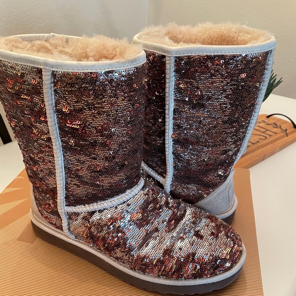 Woman’s size 10 rare collector Ugg’s